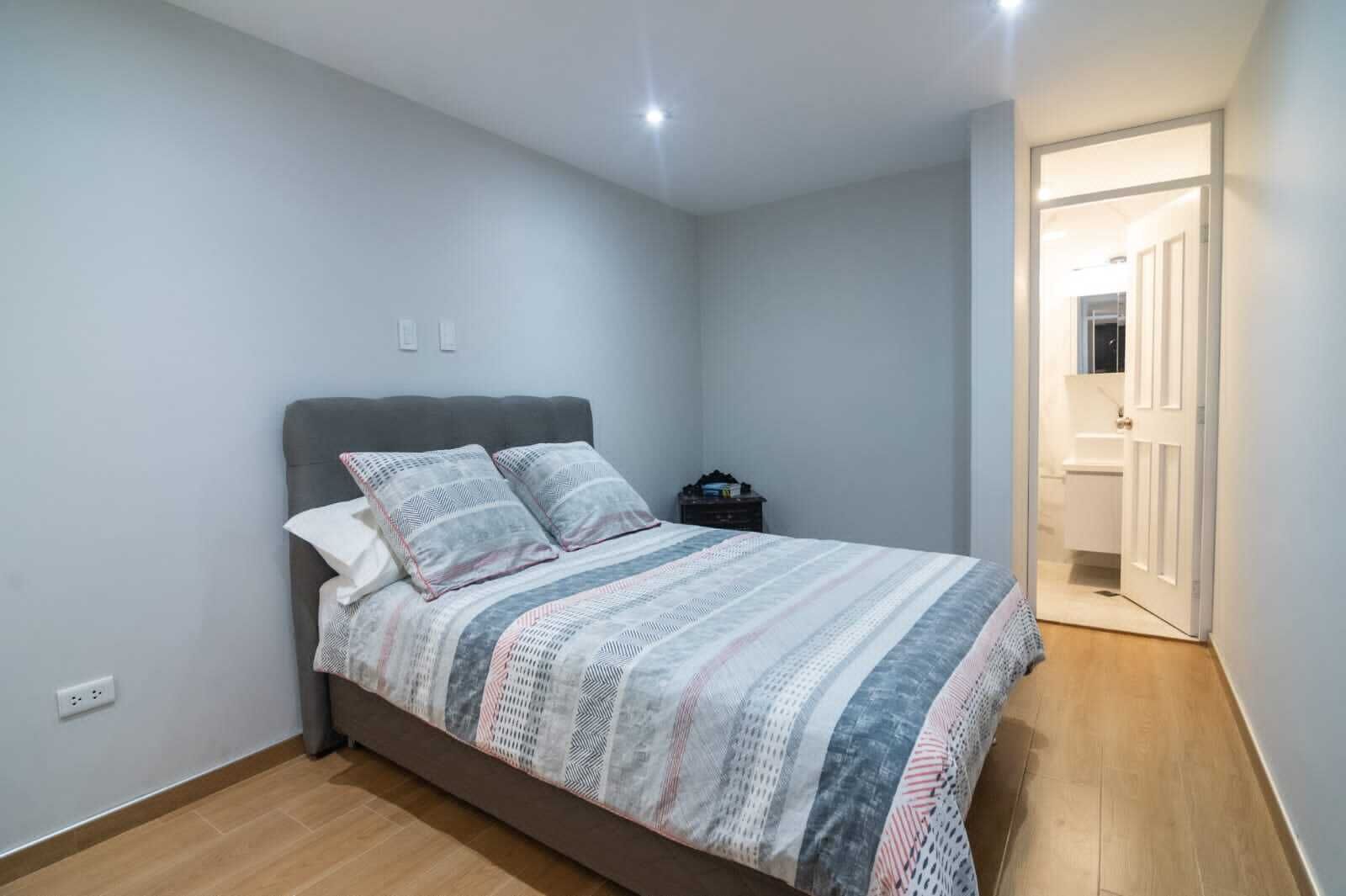 2 室のベッドルーム、WiFi