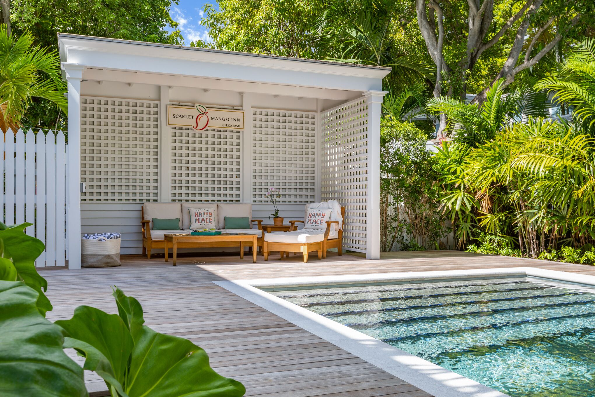 Een verwarmd zwembad