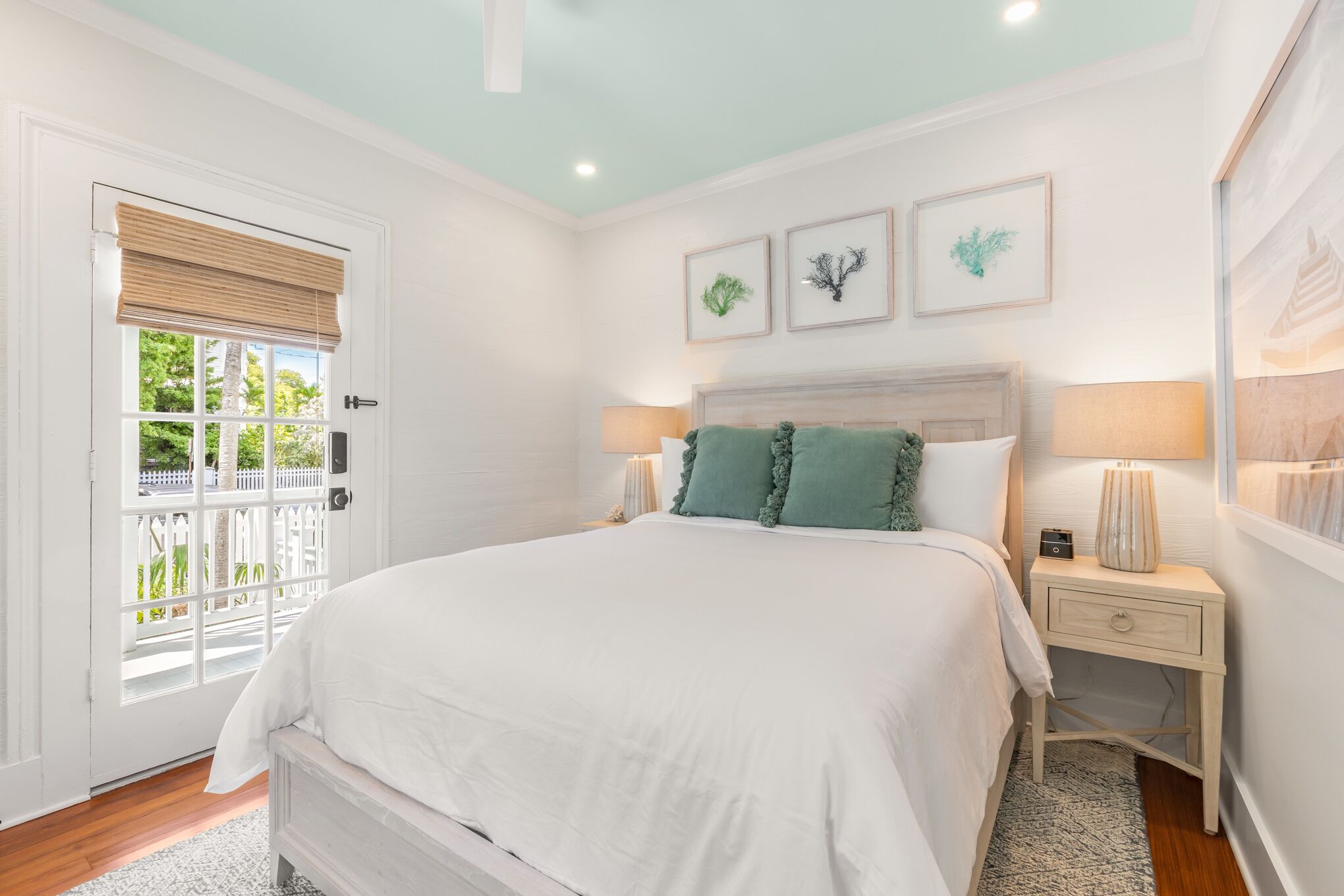 1 habitación, tabla de planchar con plancha, wifi gratis y ropa de cama 