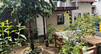 Idyllic vacation home in Jena 5 minutes walk to the center directly on the Saale