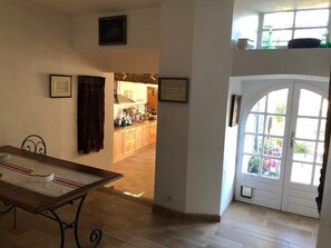 Unclassified image, 2 of 18, button - Magnificent longère of the Cotentin (Heugueville-sur-Sienne)