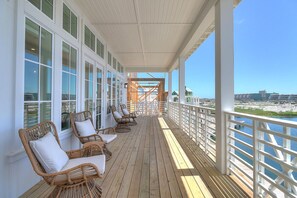 Terrace/patio - Huge, 3-Story Lakeside Home@Cinnamon Shore w/ Resort-Like Amenities Galore! (Port Aransas)