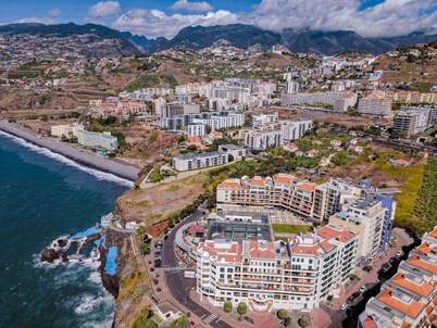 Centromar Bella Vista by Atlantic Holiday