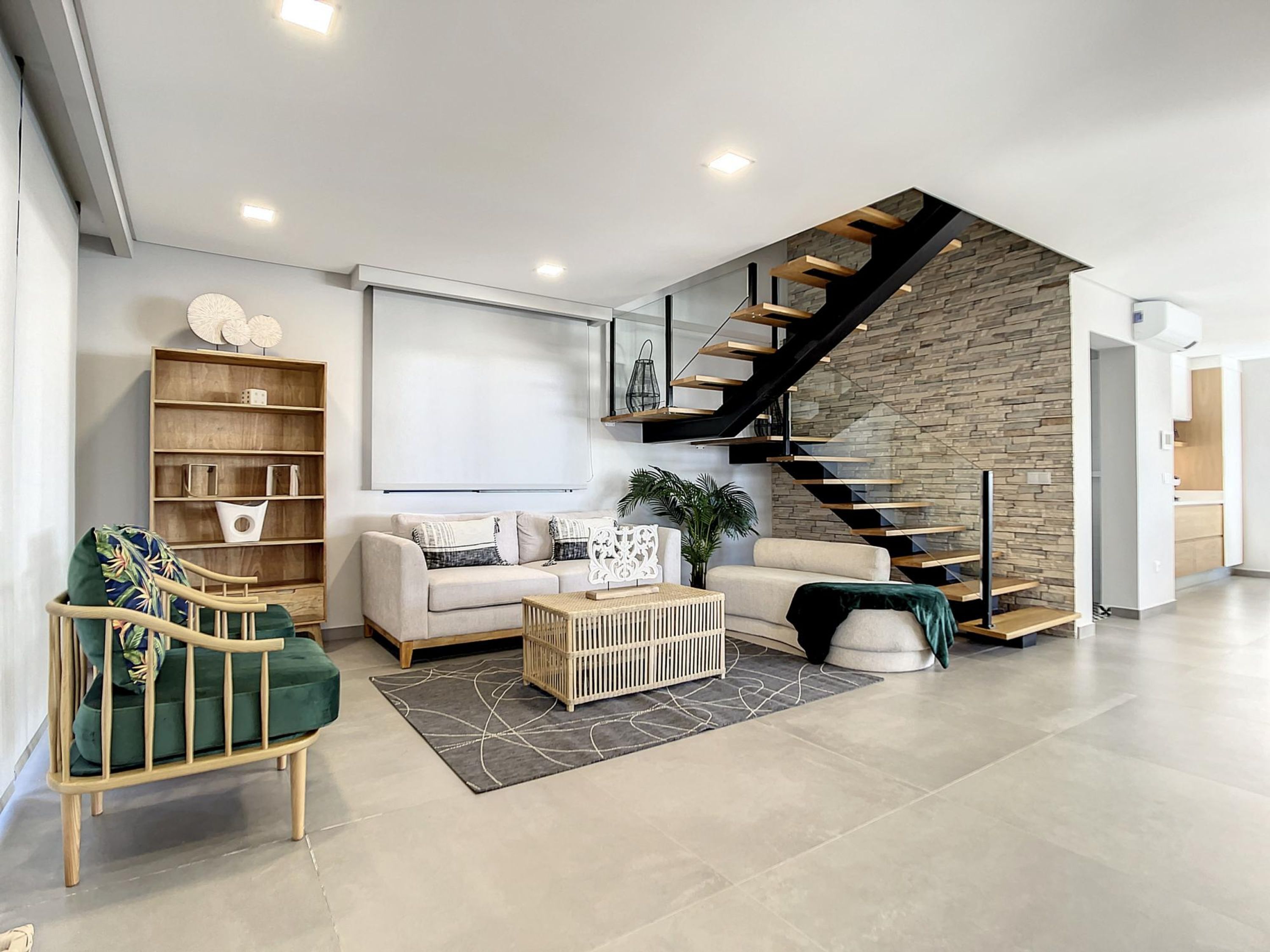 Huvila | 4 makuuhuonetta, silitysrauta/-lauta, Wi-Fi