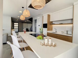 4 bedrooms, iron/ironing board, WiFi - Villa de la Ponte by Atlantic Holiday (Calheta)