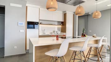 Huvila | 4 makuuhuonetta, silitysrauta/-lauta, Wi-Fi