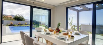 Villa de la Ponte by Atlantic Holiday