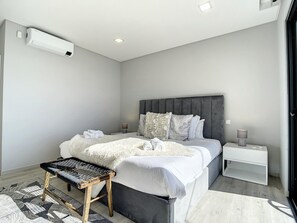 4 bedrooms, iron/ironing board, WiFi - Villa de la Ponte by Atlantic Holiday (Calheta)