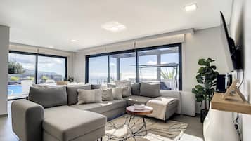 Villa | 4 bedrooms, iron/ironing board, WiFi