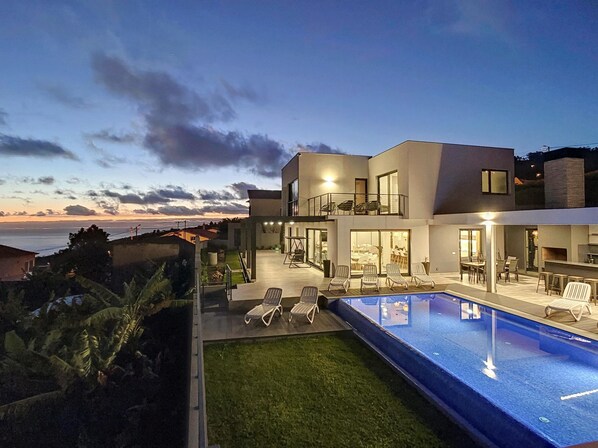 Villa | 4 bedrooms, iron/ironing board, WiFi - Villa de la Ponte by Atlantic Holiday (Calheta)