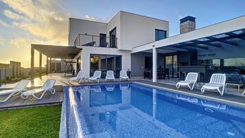 Villa | 4 bedrooms, iron/ironing board, WiFi