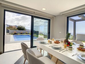 Villa | 4 bedrooms, iron/ironing board, WiFi - Villa de la Ponte by Atlantic Holiday (Calheta)