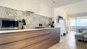 Apartment | 1 bedroom, travel crib