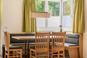 Apartment | 2 Schlafzimmer, Bügeleisen/Bügelbrett, WLAN