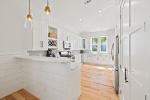 Fridge, microwave, oven, stovetop - Holiday Availability! Barefoot Bungalow - 3 Adult Bikes! Community Pool! (Seacrest Beach)