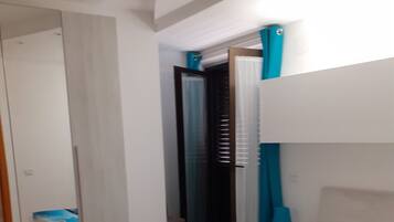 1 sovrum, strykjärn/strykbräda, gratis wi-fi och sängkläder