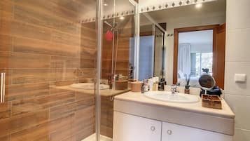 House | Bathroom