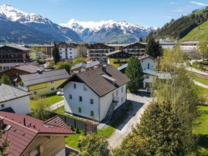 10 bedrooms - Chalet Love the Alps 22pax Near ski Lift (Zell am See)