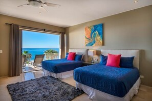 6 Schlafzimmer, Schreibtisch, Bügeleisen/Bügelbrett, Reisekinderbett