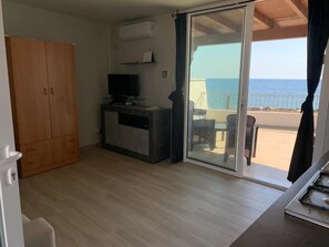 Interior - Salento seafront penthouse (Torre San Giovanni)