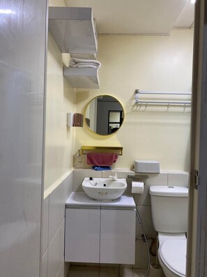   淋浴/盆浴组合、坐浴桶、毛巾、肥皂