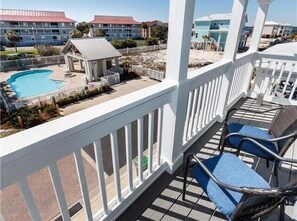 House, 3 Bedrooms | Balcony