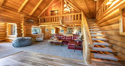 Rowland Log Cabin 3 Bedroom Home by RedAwning