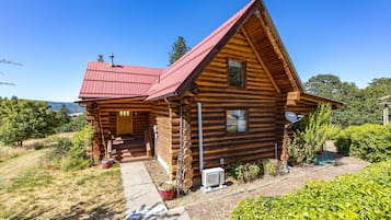 House, 3 Bedrooms | Exterior