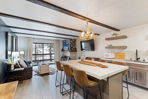Apartment, 2 Schlafzimmer | Eigene Küche | Ofen, Wasserkocher mit Kaffee-/Teezubehör