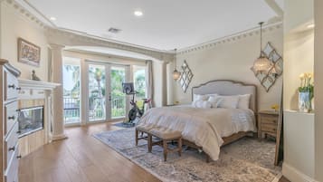 Villa, 5 Bedrooms | 5 bedrooms, laptop workspace, iron/ironing board, travel cot