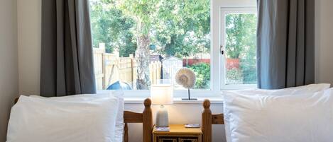 2 bedrooms, individually decorated, individually furnished, free WiFi