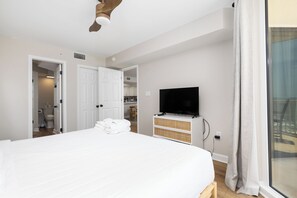 3 bedrooms, iron/ironing board, internet, bed sheets