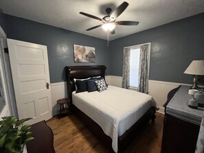 3 bedrooms, desk, iron/ironing board, travel cot