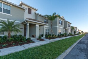 Exterior - Last Minute Disney Getaway! Townhouse with Private Pool. Book Now! #17222 (Orlando)
