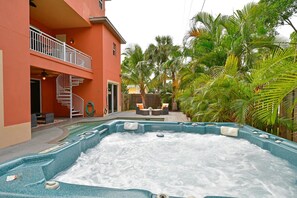 Baignoire à remous extérieure