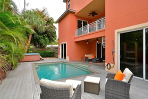 Outdoor pool, a heated pool - BOOK NOW - BEAUTIFUL HOME NEAR BEACHES (Longboat Key)