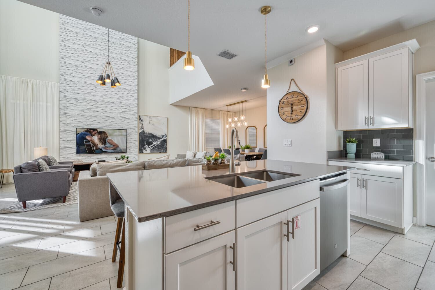 ثلاجة، ميكروويف، فرن، موقد طهي مسطح