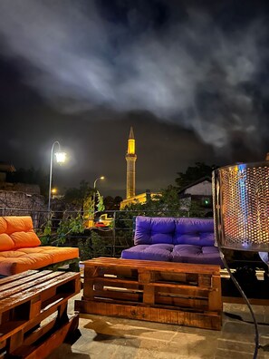 Fachada del alojamiento - Noche