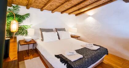 FLH Vale Judeu Rustic Mezzanine Cottage II