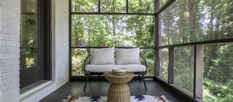 3,700 sqft-Cozy/Private Villa style Ranch in SouthPark-King en Suite-Winter Rdy!