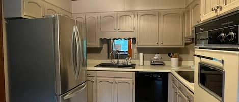 Microwave, dishwasher, coffee/tea maker, ice maker