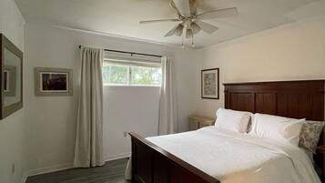 3 bedrooms, travel crib, WiFi