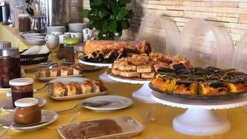 Free daily buffet breakfast