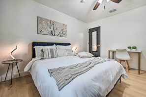 6 bedrooms, desk, iron/ironing board, travel cot