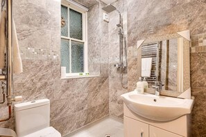 House | Bathroom