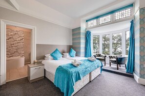 9 bedrooms, iron/ironing board, free WiFi, bed sheets - Delightful Holiday Home With sea Views and Hot Tub (Penmaenmawr)