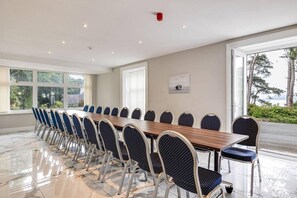 House | Meeting facility