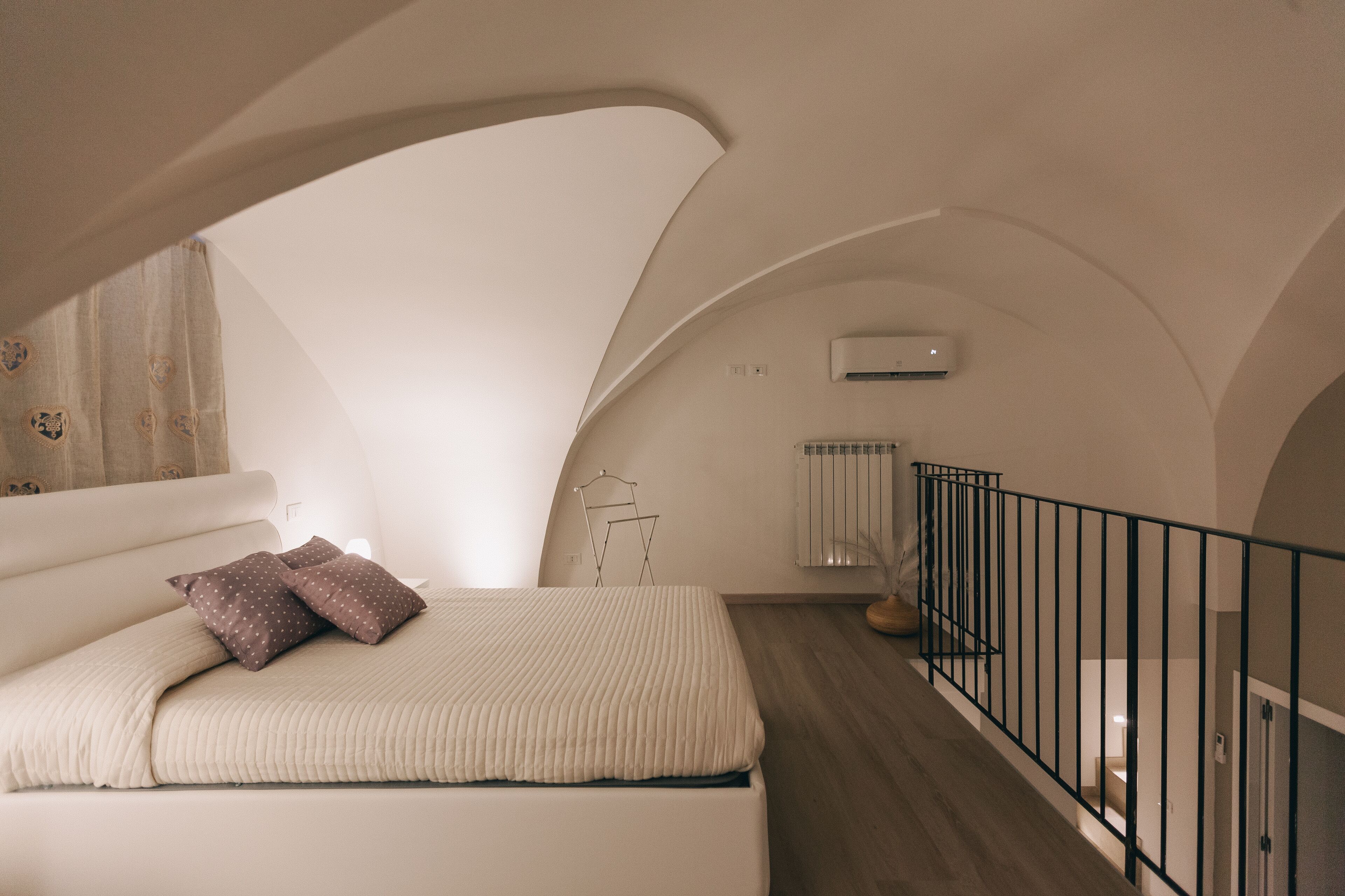 3 bedrooms, travel crib, WiFi, bed sheets