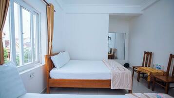 Standard Room, 2 Double Beds | Free WiFi, bed sheets