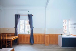 Chambre familiale | Cuisine privée | Réfrigérateur, bouilloire électrique